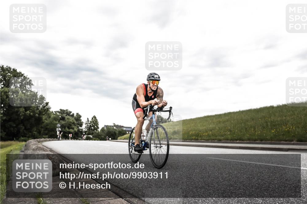 21.06.2026 - 29. Vierlanden-Triathlon H.Heesch http://msf.ph/oto/9903911 21.06.2026 10:17:58 Radfahren 3, 422, 444, 474 meine-sportfotos.de