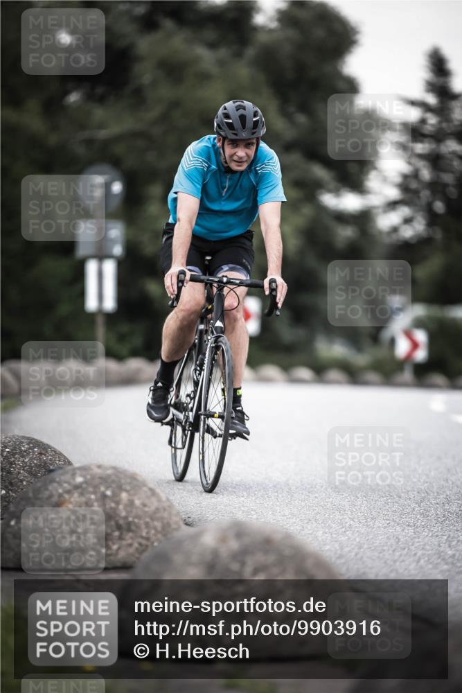 21.06.2026 - 29. Vierlanden-Triathlon H.Heesch http://msf.ph/oto/9903916 21.06.2026 10:19:09 Radfahren 24, 45, 261, 418, 470 meine-sportfotos.de