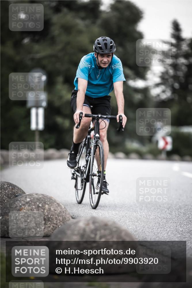 21.06.2026 - 29. Vierlanden-Triathlon H.Heesch http://msf.ph/oto/9903920 21.06.2026 10:19:09 Radfahren 24, 45, 261, 418, 470 meine-sportfotos.de