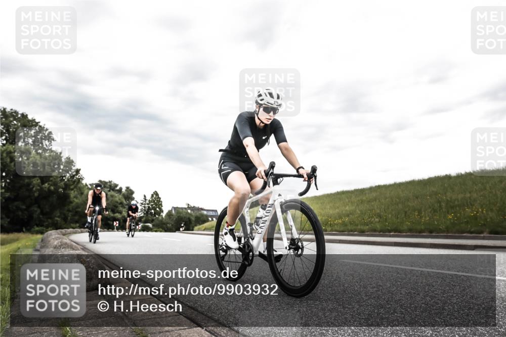 21.06.2026 - 29. Vierlanden-Triathlon H.Heesch http://msf.ph/oto/9903932 21.06.2026 10:18:17 Radfahren 105, 124, 279 meine-sportfotos.de