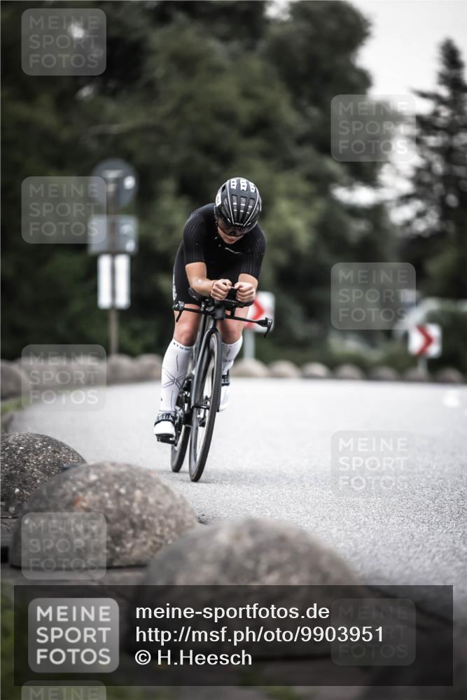 21.06.2026 - 29. Vierlanden-Triathlon H.Heesch http://msf.ph/oto/9903951 21.06.2026 10:19:12 Radfahren 24, 45, 247, 261, 418 meine-sportfotos.de