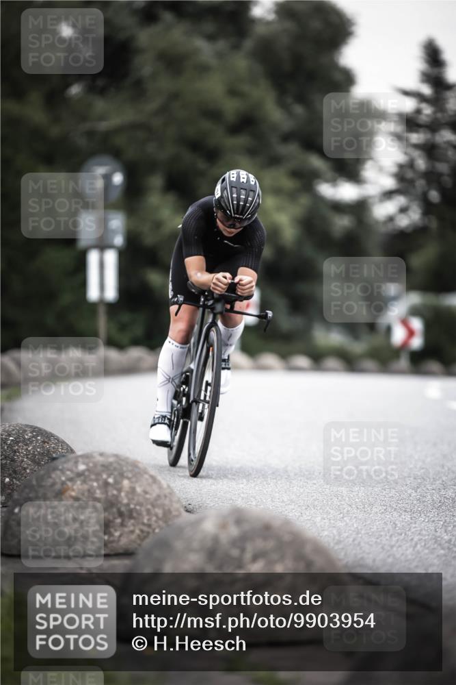 21.06.2026 - 29. Vierlanden-Triathlon H.Heesch http://msf.ph/oto/9903954 21.06.2026 10:19:12 Radfahren 24, 45, 247, 261, 418 meine-sportfotos.de