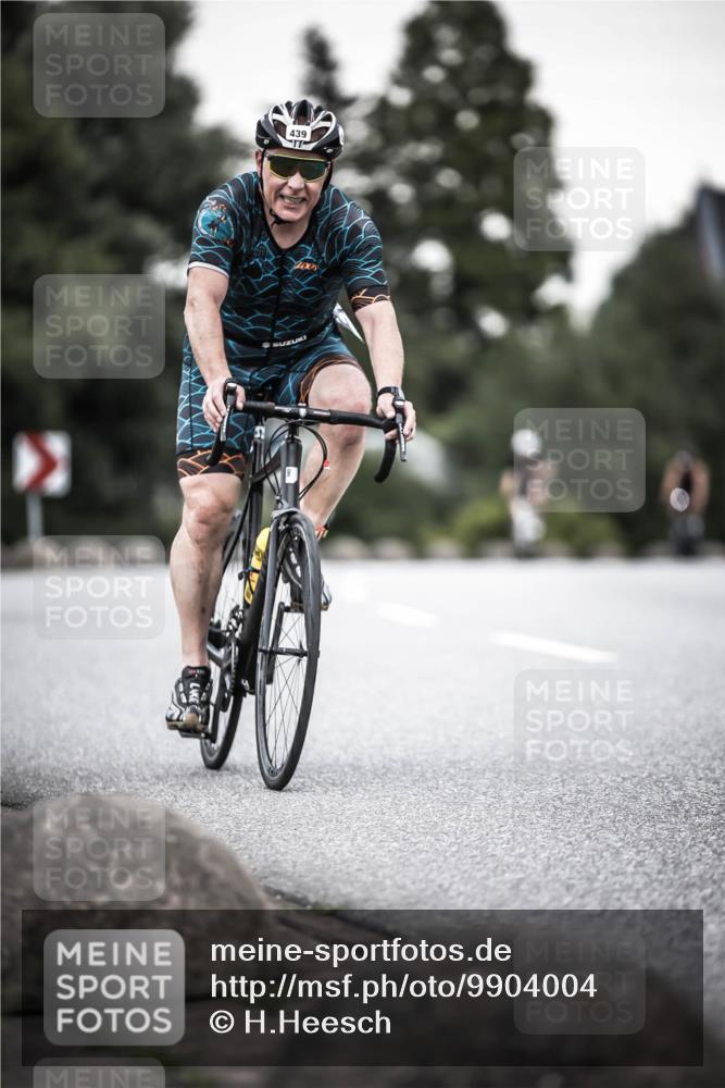 21.06.2026 - 29. Vierlanden-Triathlon H.Heesch http://msf.ph/oto/9904004 21.06.2026 10:18:08 Radfahren 191, 439, 477 meine-sportfotos.de