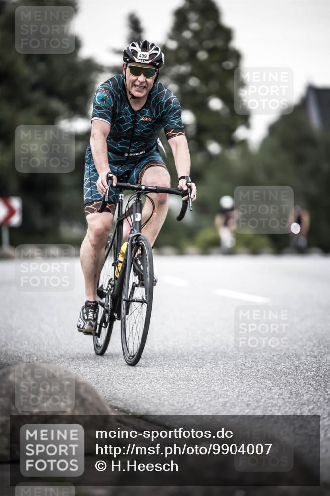 21.06.2026 - 29. Vierlanden-Triathlon H.Heesch http://msf.ph/oto/9904007 21.06.2026 10:18:08 Radfahren 191, 439, 477 meine-sportfotos.de