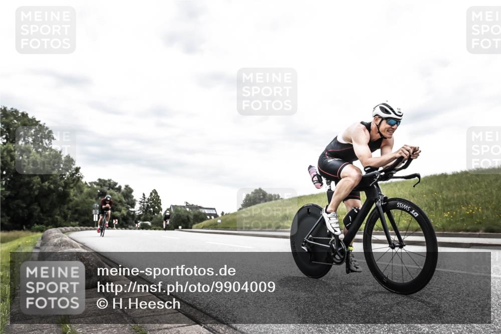21.06.2026 - 29. Vierlanden-Triathlon H.Heesch http://msf.ph/oto/9904009 21.06.2026 10:23:25 Radfahren 127, 145, 190, 1354 meine-sportfotos.de
