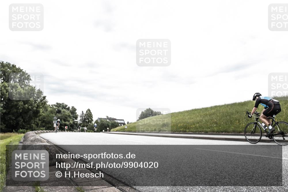 21.06.2026 - 29. Vierlanden-Triathlon H.Heesch http://msf.ph/oto/9904020 21.06.2026 10:23:37 Radfahren 132 meine-sportfotos.de