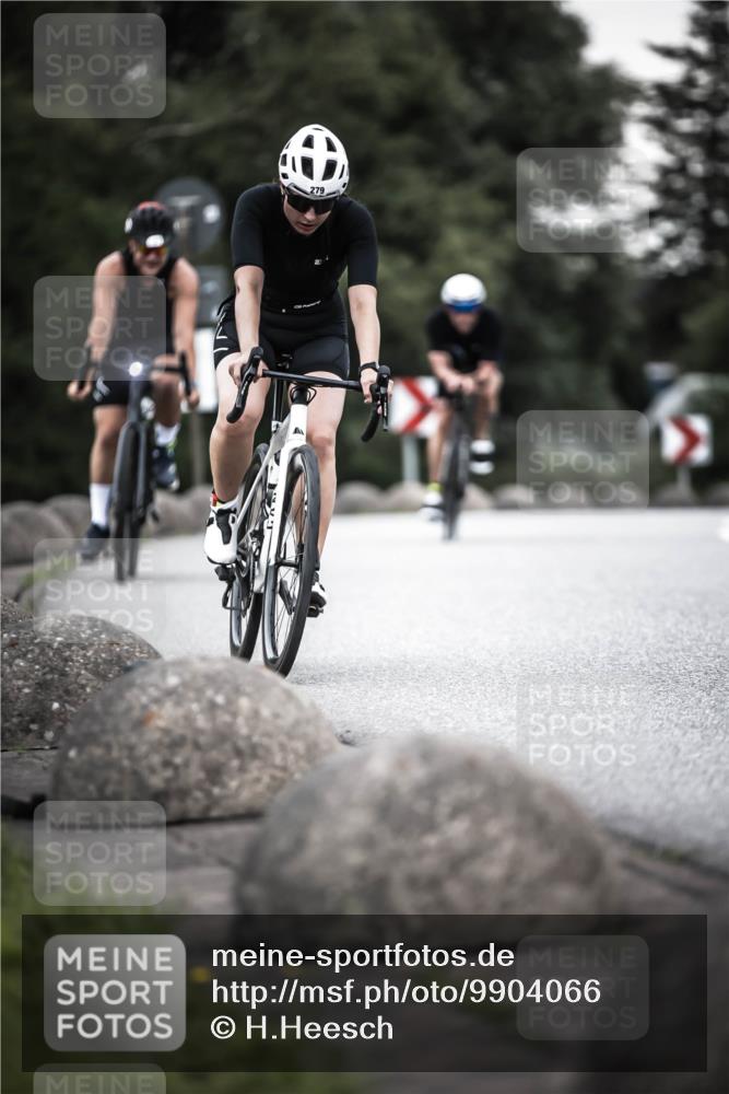 21.06.2026 - 29. Vierlanden-Triathlon H.Heesch http://msf.ph/oto/9904066 21.06.2026 10:18:16 Radfahren 105, 124, 279 meine-sportfotos.de