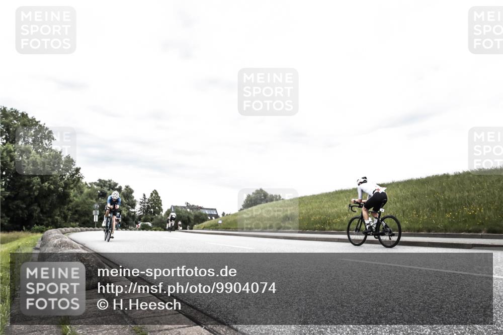 21.06.2026 - 29. Vierlanden-Triathlon H.Heesch http://msf.ph/oto/9904074 21.06.2026 10:23:56 Radfahren 200, 584 meine-sportfotos.de