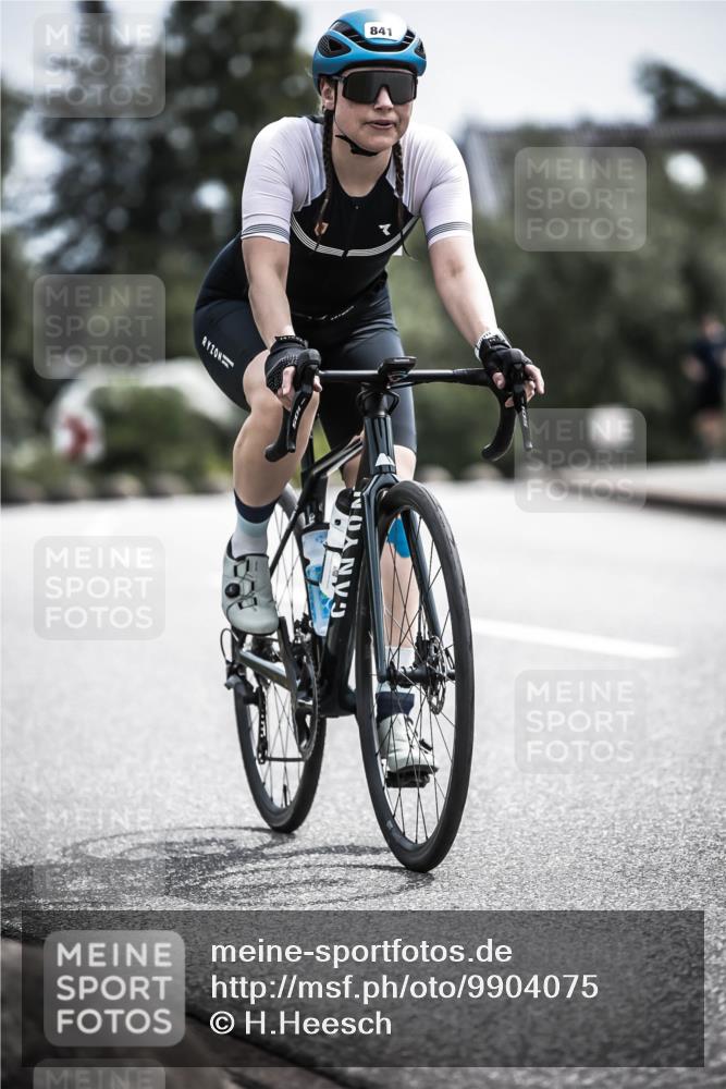 21.06.2026 - 29. Vierlanden-Triathlon H.Heesch http://msf.ph/oto/9904075 21.06.2026 11:36:34 Radfahren 226, 653, 841 meine-sportfotos.de