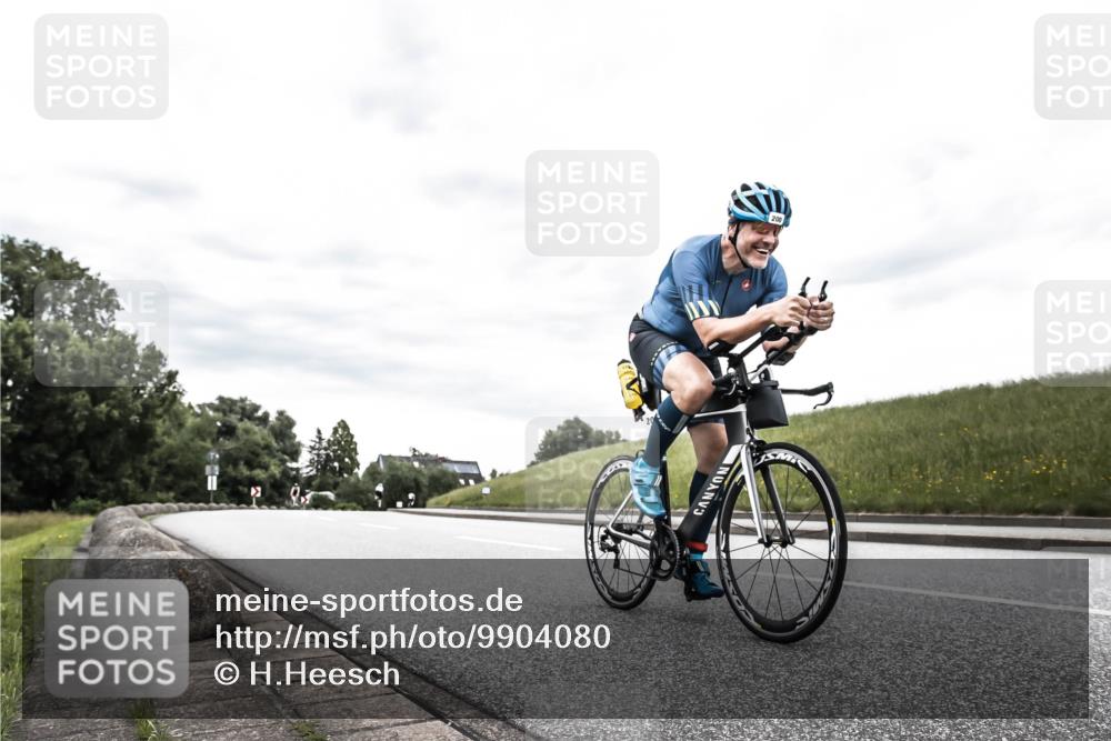 21.06.2026 - 29. Vierlanden-Triathlon H.Heesch http://msf.ph/oto/9904080 21.06.2026 10:24:00 Radfahren 200, 293 meine-sportfotos.de