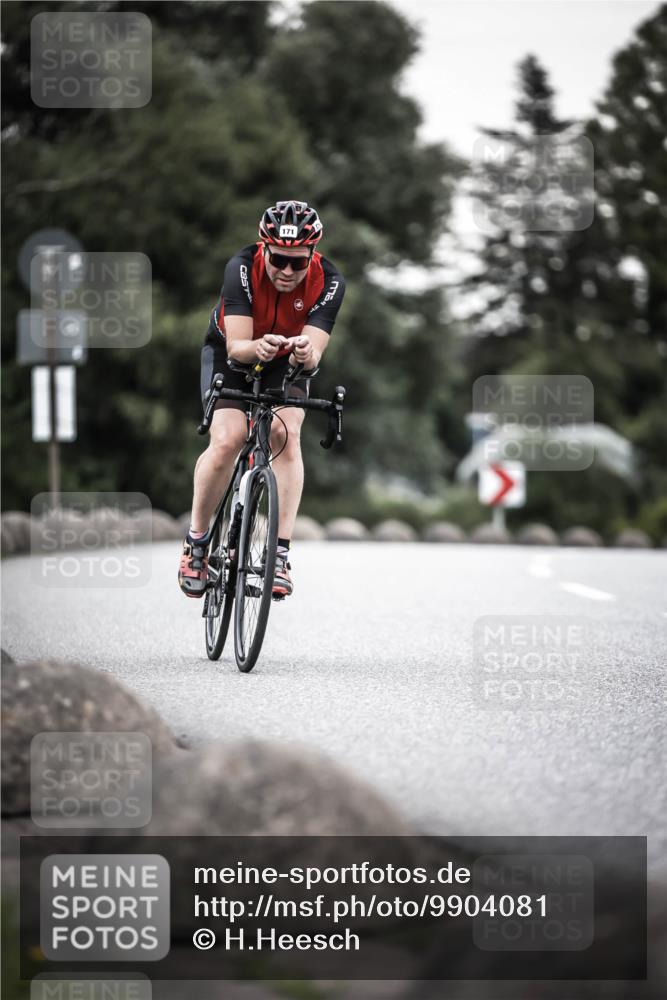 21.06.2026 - 29. Vierlanden-Triathlon H.Heesch http://msf.ph/oto/9904081 21.06.2026 10:19:28 Radfahren 171, 184, 242 meine-sportfotos.de
