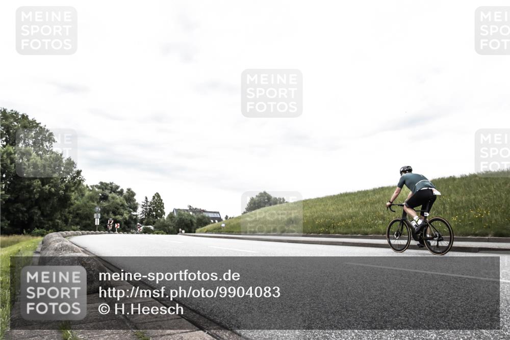 21.06.2026 - 29. Vierlanden-Triathlon H.Heesch http://msf.ph/oto/9904083 21.06.2026 10:24:09 Radfahren 32, 335, 496 meine-sportfotos.de