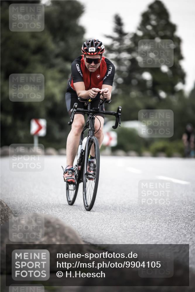 21.06.2026 - 29. Vierlanden-Triathlon H.Heesch http://msf.ph/oto/9904105 21.06.2026 10:19:29 Radfahren 171, 184, 242 meine-sportfotos.de