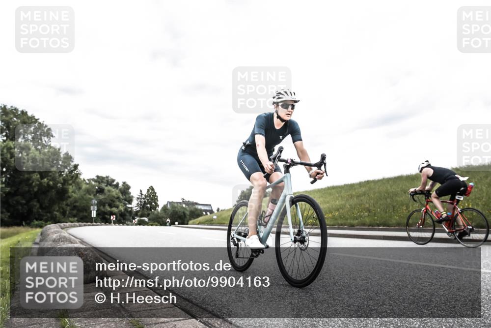 21.06.2026 - 29. Vierlanden-Triathlon H.Heesch http://msf.ph/oto/9904163 21.06.2026 10:24:48 Radfahren 178, 509, 562 meine-sportfotos.de