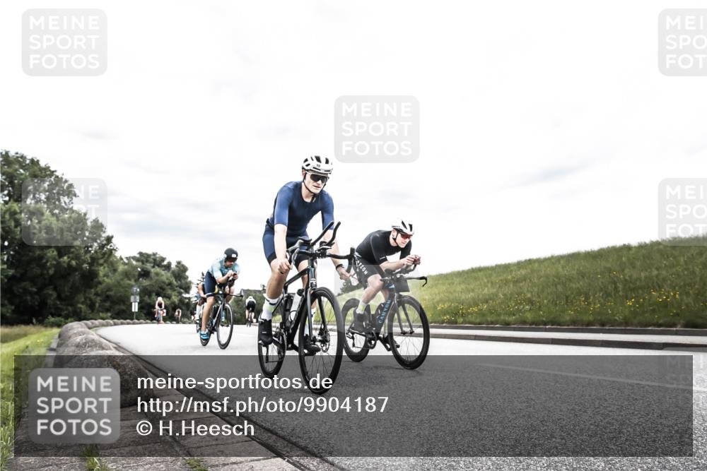 21.06.2026 - 29. Vierlanden-Triathlon H.Heesch http://msf.ph/oto/9904187 21.06.2026 10:25:15 Radfahren 76, 77, 98, 107, 506 meine-sportfotos.de