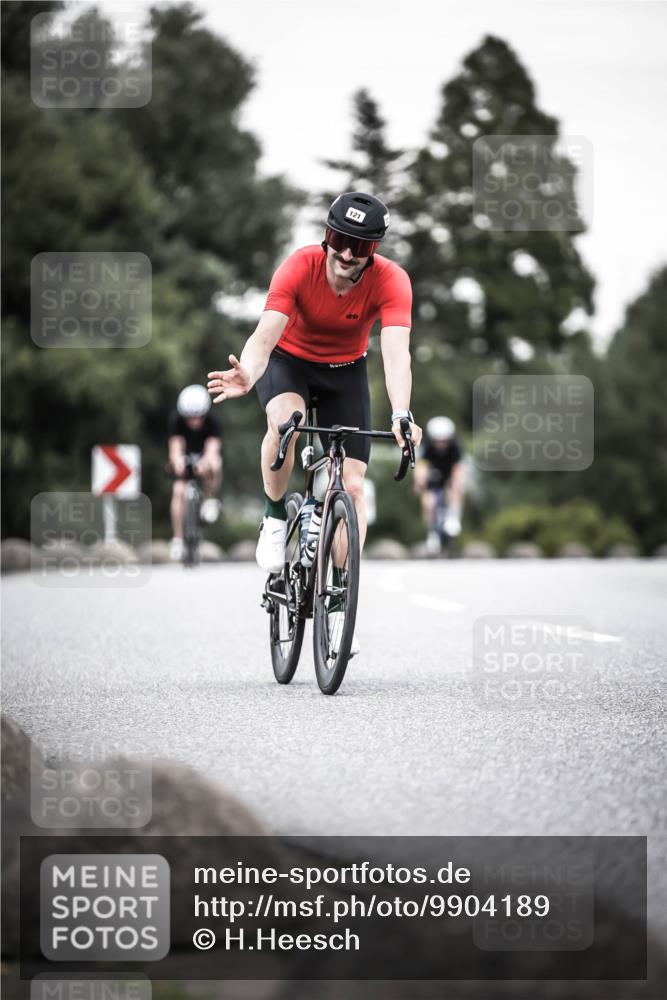 21.06.2026 - 29. Vierlanden-Triathlon H.Heesch http://msf.ph/oto/9904189 21.06.2026 10:18:32 Radfahren 87, 121, 393, 442, 446 meine-sportfotos.de