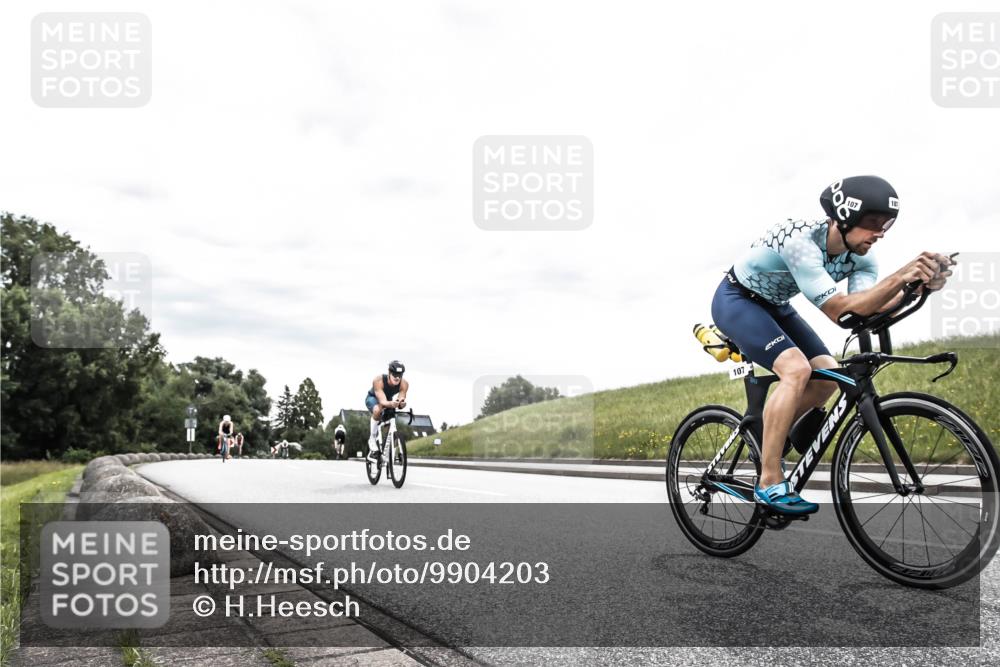 21.06.2026 - 29. Vierlanden-Triathlon H.Heesch http://msf.ph/oto/9904203 21.06.2026 10:25:16 Radfahren 76, 77, 98, 107, 506 meine-sportfotos.de
