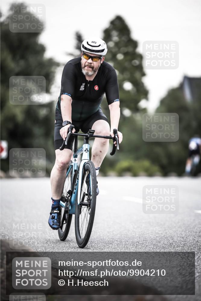 21.06.2026 - 29. Vierlanden-Triathlon H.Heesch http://msf.ph/oto/9904210 21.06.2026 10:19:39 Radfahren 403, 455 meine-sportfotos.de