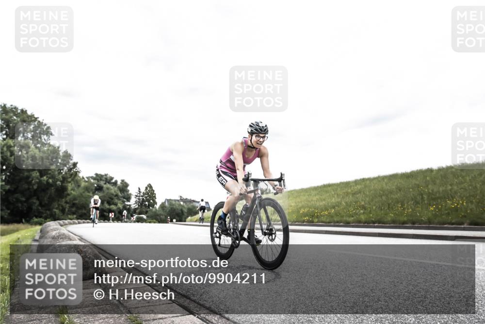 21.06.2026 - 29. Vierlanden-Triathlon H.Heesch http://msf.ph/oto/9904211 21.06.2026 10:25:21 Radfahren 168, 506, 521 meine-sportfotos.de