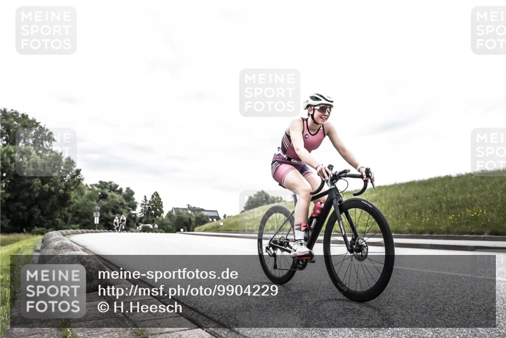 21.06.2026 - 29. Vierlanden-Triathlon H.Heesch http://msf.ph/oto/9904229 21.06.2026 10:25:38 Radfahren 369, 599 meine-sportfotos.de