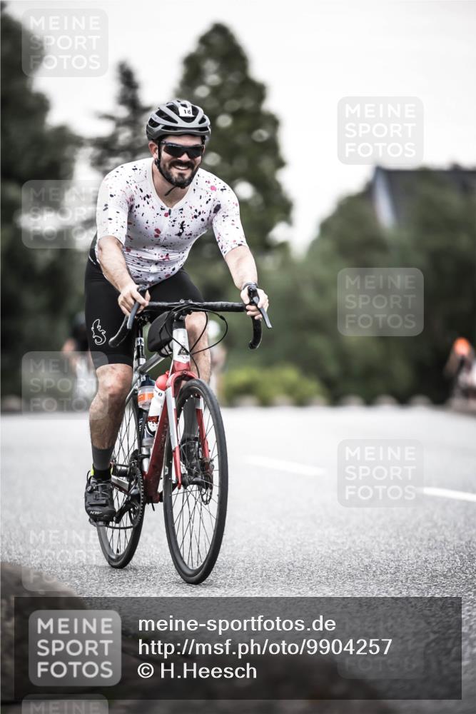 21.06.2026 - 29. Vierlanden-Triathlon H.Heesch http://msf.ph/oto/9904257 21.06.2026 10:19:52 Radfahren 18, 21, 69, 146, 163, 268, 400 meine-sportfotos.de