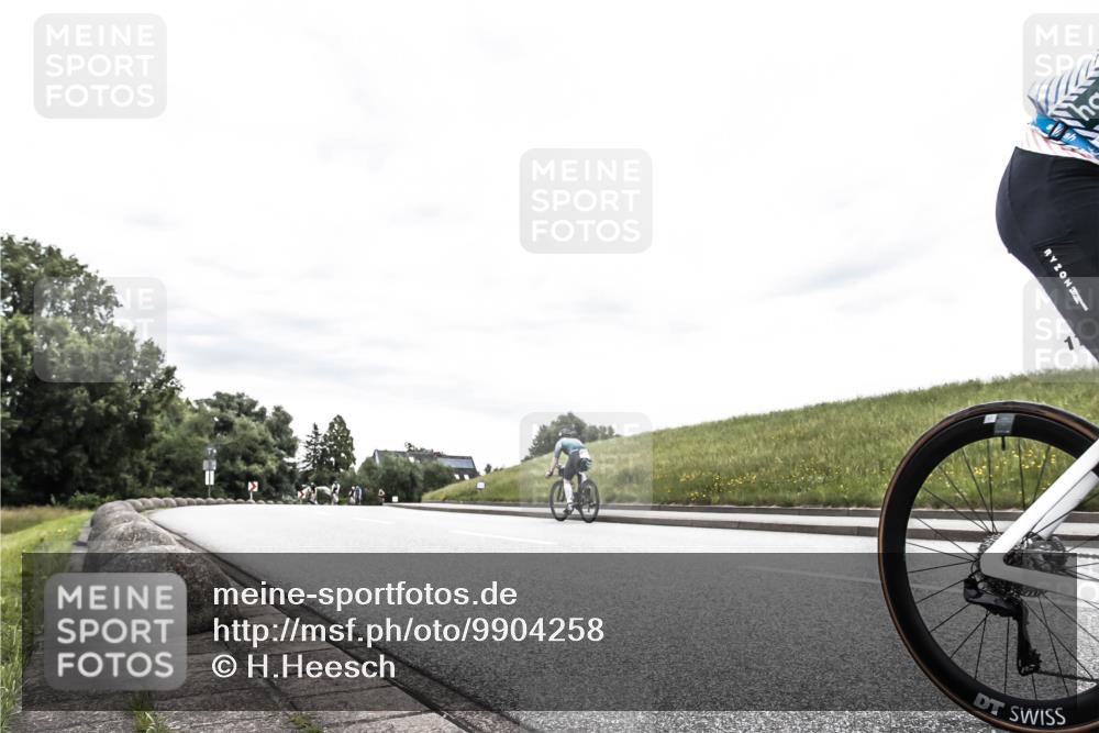21.06.2026 - 29. Vierlanden-Triathlon H.Heesch http://msf.ph/oto/9904258 21.06.2026 10:25:54 Radfahren 114, 380, 382 meine-sportfotos.de