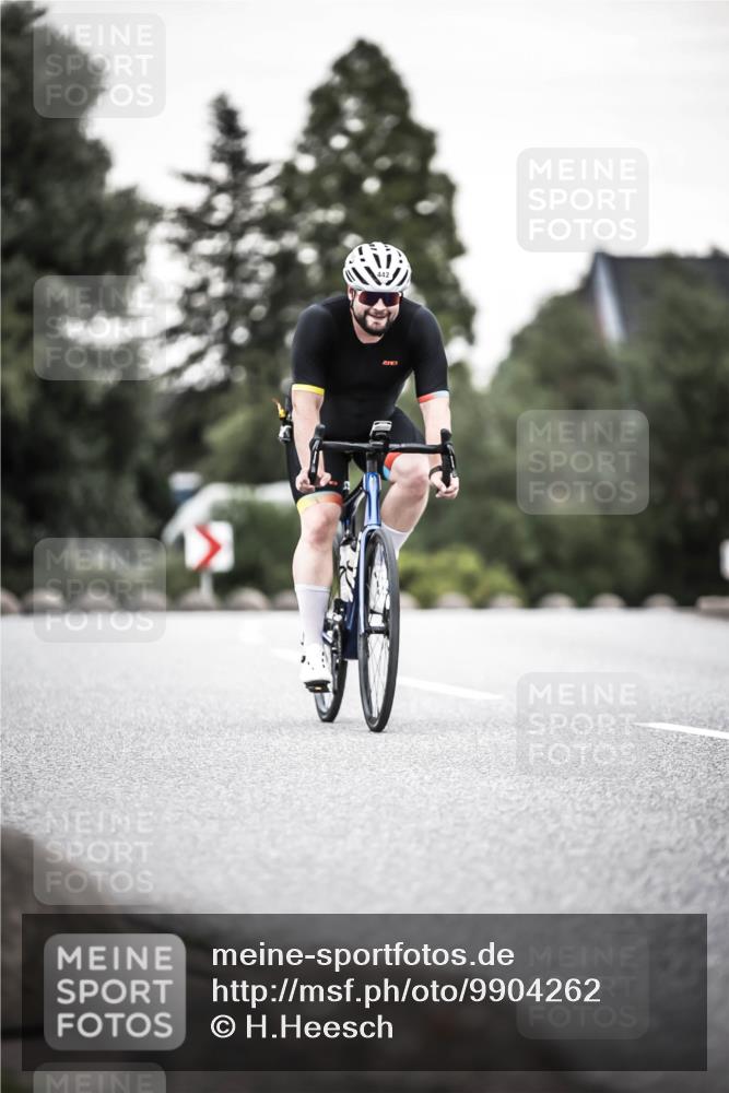 21.06.2026 - 29. Vierlanden-Triathlon H.Heesch http://msf.ph/oto/9904262 21.06.2026 10:18:37 Radfahren 442, 446 meine-sportfotos.de