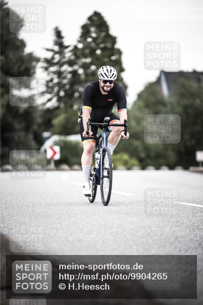 21.06.2026 - 29. Vierlanden-Triathlon H.Heesch http://msf.ph/oto/9904265 21.06.2026 10:18:37 Radfahren 442, 446 meine-sportfotos.de