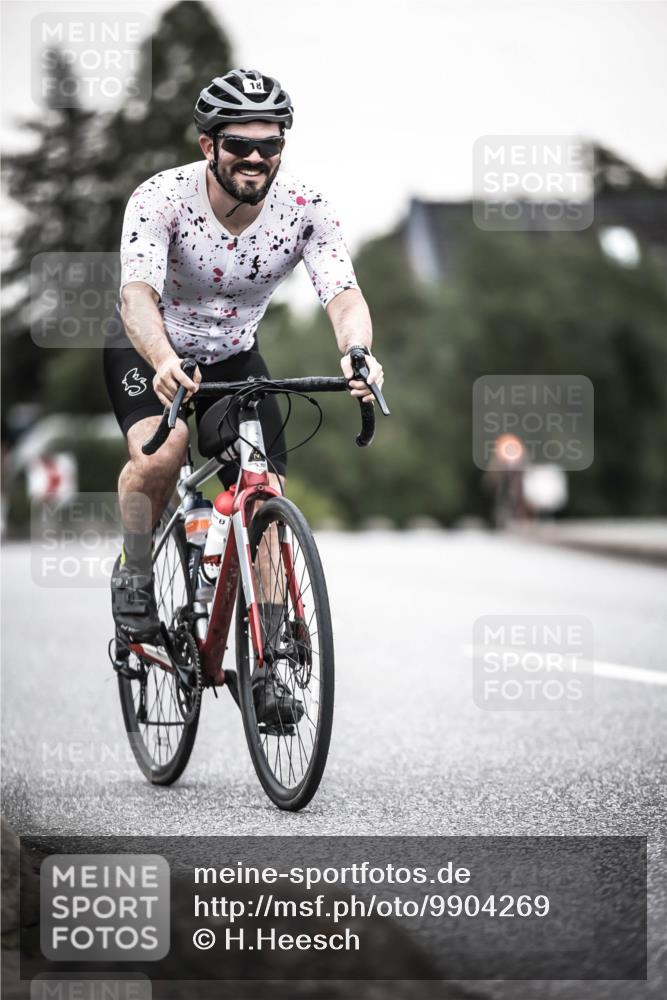 21.06.2026 - 29. Vierlanden-Triathlon H.Heesch http://msf.ph/oto/9904269 21.06.2026 10:19:52 Radfahren 18, 21, 69, 146, 163, 268, 400 meine-sportfotos.de