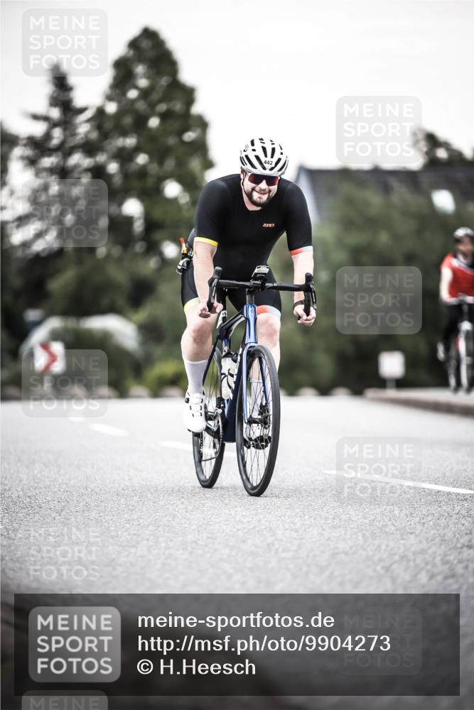 21.06.2026 - 29. Vierlanden-Triathlon H.Heesch http://msf.ph/oto/9904273 21.06.2026 10:18:37 Radfahren 442, 446 meine-sportfotos.de