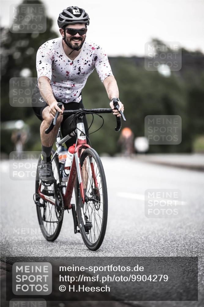 21.06.2026 - 29. Vierlanden-Triathlon H.Heesch http://msf.ph/oto/9904279 21.06.2026 10:19:52 Radfahren 18, 21, 69, 146, 163, 268, 400 meine-sportfotos.de