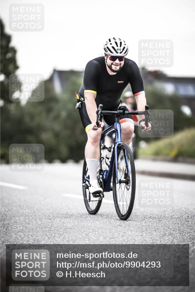 21.06.2026 - 29. Vierlanden-Triathlon H.Heesch http://msf.ph/oto/9904293 21.06.2026 10:18:38 Radfahren 148, 442, 446 meine-sportfotos.de