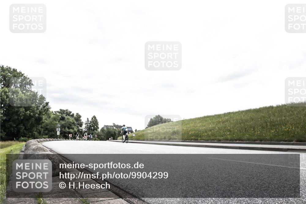 21.06.2026 - 29. Vierlanden-Triathlon H.Heesch http://msf.ph/oto/9904299 21.06.2026 10:25:55 Radfahren 114, 380, 382 meine-sportfotos.de