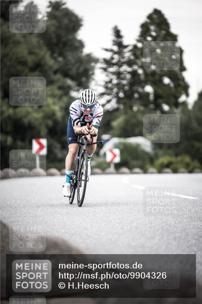 21.06.2026 - 29. Vierlanden-Triathlon H.Heesch http://msf.ph/oto/9904326 21.06.2026 10:18:46 Radfahren 148, 290 meine-sportfotos.de