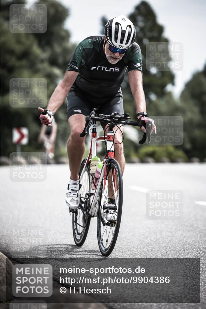 21.06.2026 - 29. Vierlanden-Triathlon H.Heesch http://msf.ph/oto/9904386 21.06.2026 11:36:16 Radfahren 43, 771, 833, 888 meine-sportfotos.de
