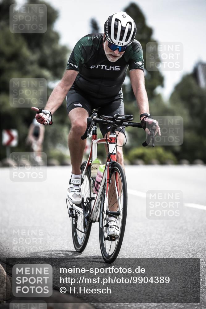 21.06.2026 - 29. Vierlanden-Triathlon H.Heesch http://msf.ph/oto/9904389 21.06.2026 11:36:16 Radfahren 43, 771, 833, 888 meine-sportfotos.de