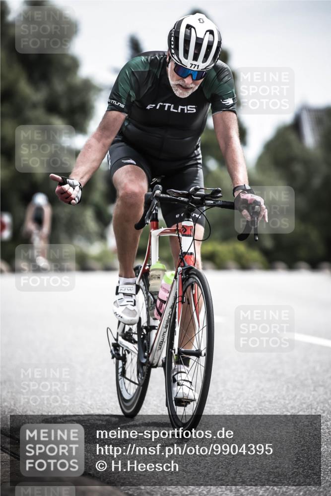 21.06.2026 - 29. Vierlanden-Triathlon H.Heesch http://msf.ph/oto/9904395 21.06.2026 11:36:16 Radfahren 43, 771, 833, 888 meine-sportfotos.de