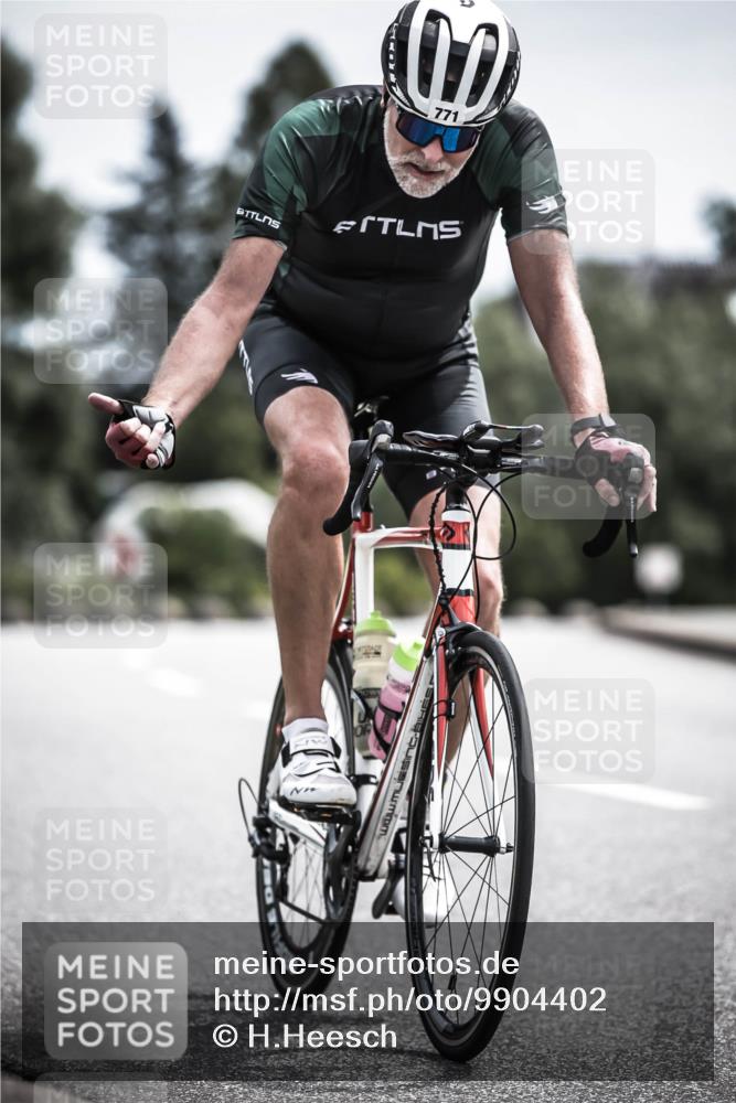 21.06.2026 - 29. Vierlanden-Triathlon H.Heesch http://msf.ph/oto/9904402 21.06.2026 11:36:16 Radfahren 43, 771, 833, 888 meine-sportfotos.de