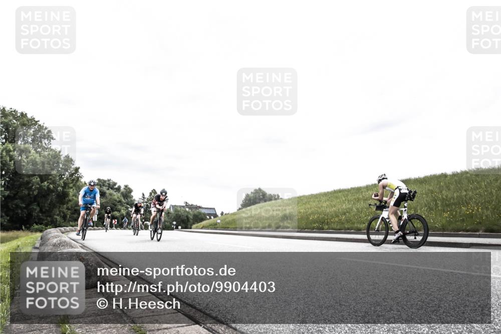 21.06.2026 - 29. Vierlanden-Triathlon H.Heesch http://msf.ph/oto/9904403 21.06.2026 10:26:03 Radfahren 8, 136, 383, 384, 415, 536, 587, 591, 604, 1355 meine-sportfotos.de