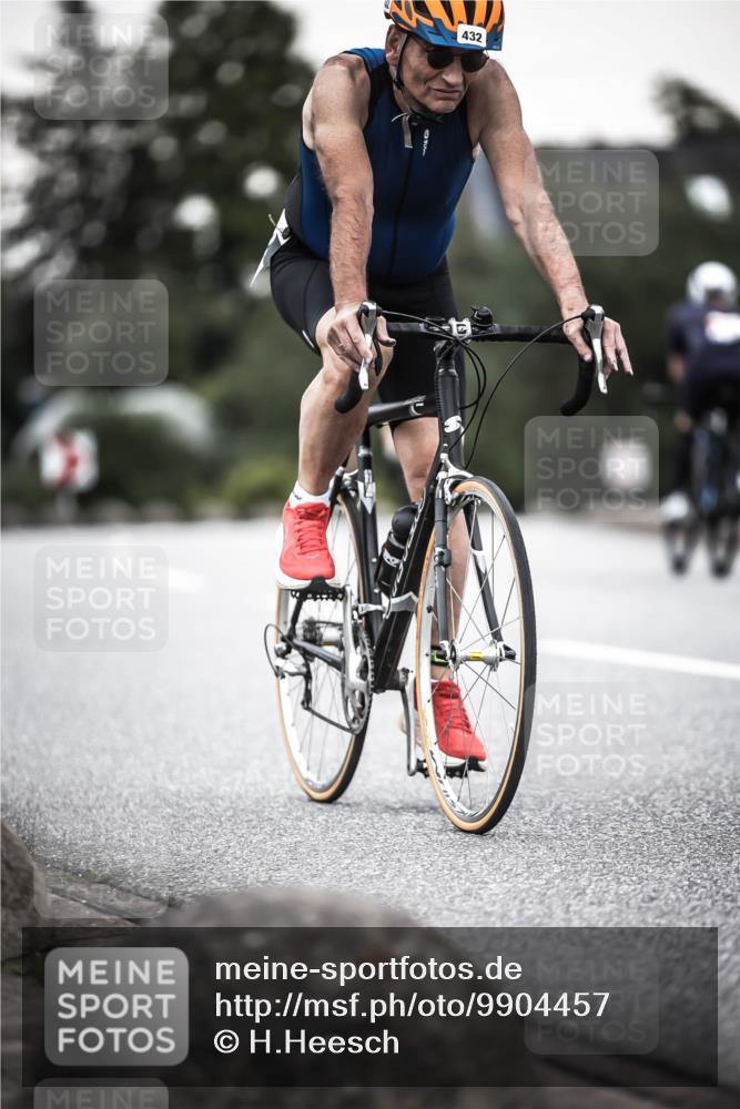 21.06.2026 - 29. Vierlanden-Triathlon H.Heesch http://msf.ph/oto/9904457 21.06.2026 10:20:02 Radfahren 16, 79, 163, 244, 412, 432 meine-sportfotos.de