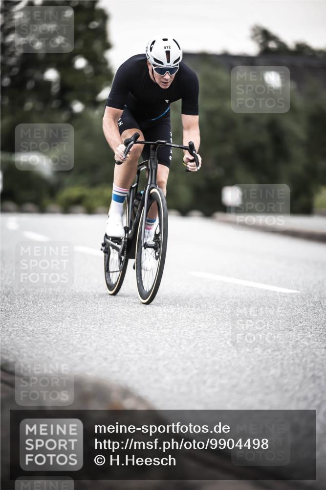 21.06.2026 - 29. Vierlanden-Triathlon H.Heesch http://msf.ph/oto/9904498 21.06.2026 10:20:08 Radfahren 15, 16, 22, 113, 244, 412 meine-sportfotos.de