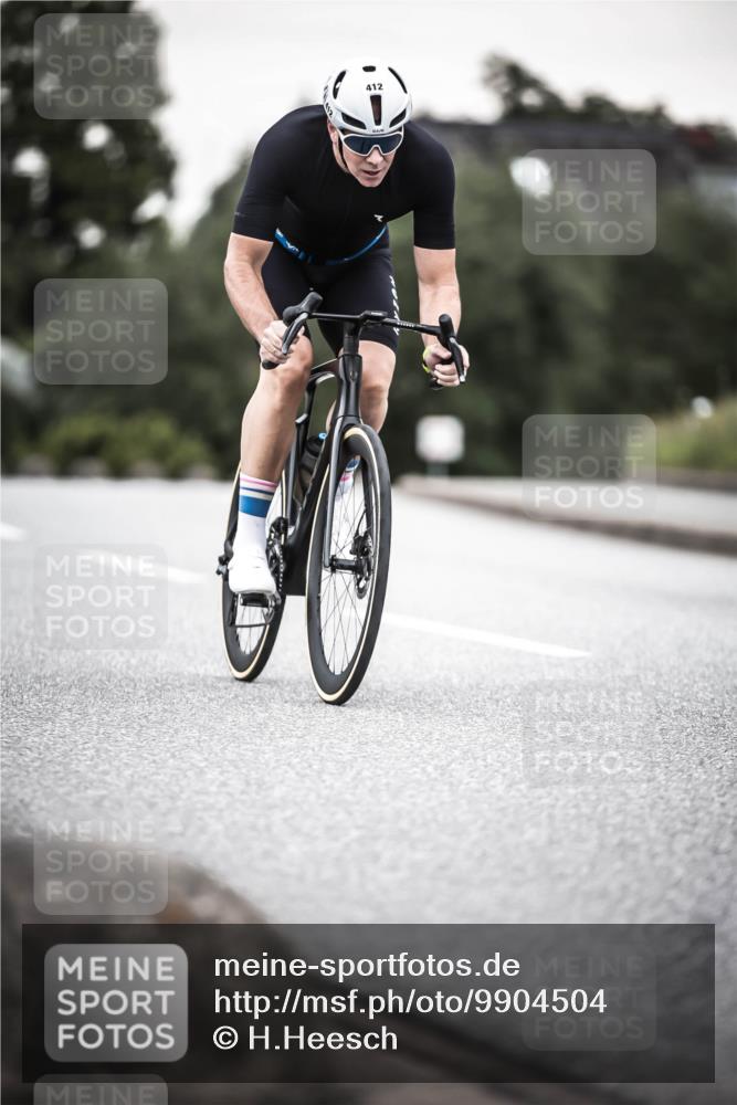 21.06.2026 - 29. Vierlanden-Triathlon H.Heesch http://msf.ph/oto/9904504 21.06.2026 10:20:08 Radfahren 15, 16, 22, 113, 244, 412 meine-sportfotos.de