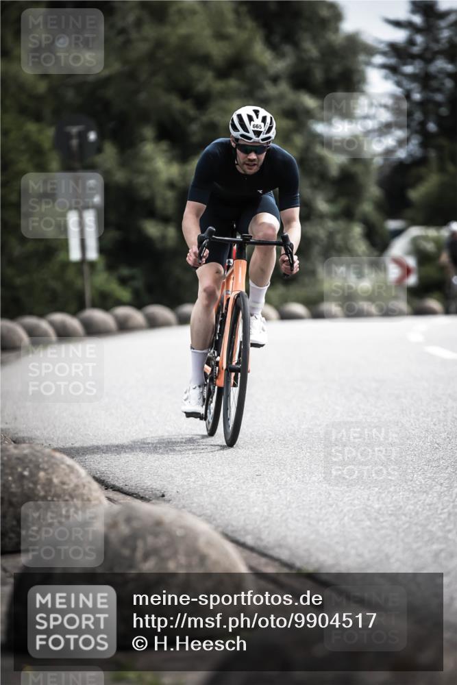 21.06.2026 - 29. Vierlanden-Triathlon H.Heesch http://msf.ph/oto/9904517 21.06.2026 11:37:42 Radfahren 105, 279, 665, 719, 895 meine-sportfotos.de