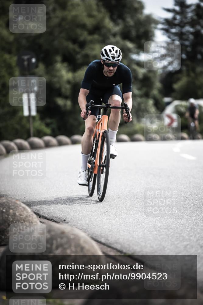 21.06.2026 - 29. Vierlanden-Triathlon H.Heesch http://msf.ph/oto/9904523 21.06.2026 11:37:43 Radfahren 105, 279, 665, 719, 895 meine-sportfotos.de