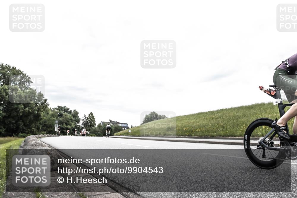 21.06.2026 - 29. Vierlanden-Triathlon H.Heesch http://msf.ph/oto/9904543 21.06.2026 10:27:05 Radfahren 43, 45, 64, 108, 128, 600, 624 meine-sportfotos.de