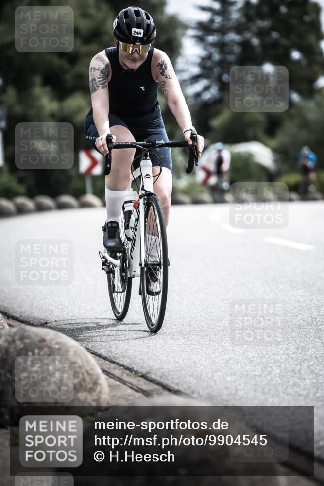 21.06.2026 - 29. Vierlanden-Triathlon H.Heesch http://msf.ph/oto/9904545 21.06.2026 11:36:27 Radfahren 246, 653, 841 meine-sportfotos.de