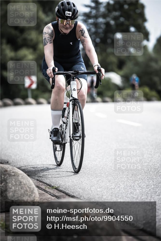 21.06.2026 - 29. Vierlanden-Triathlon H.Heesch http://msf.ph/oto/9904550 21.06.2026 11:36:27 Radfahren 246, 653, 841 meine-sportfotos.de