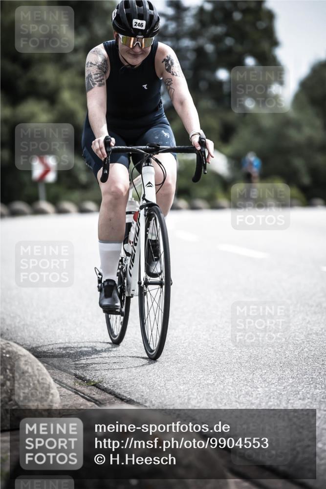 21.06.2026 - 29. Vierlanden-Triathlon H.Heesch http://msf.ph/oto/9904553 21.06.2026 11:36:27 Radfahren 246, 653, 841 meine-sportfotos.de