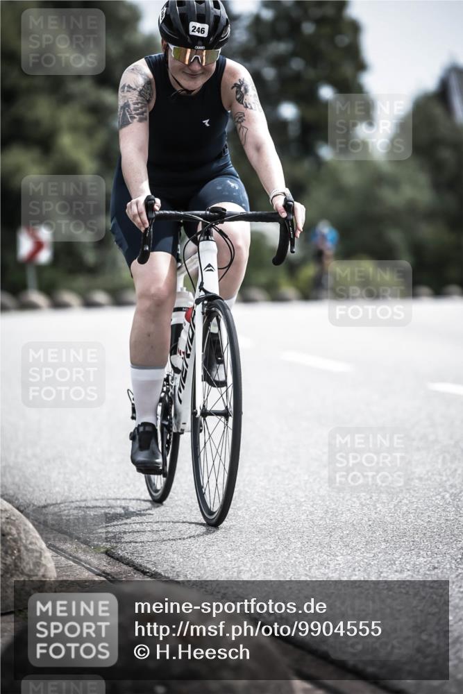 21.06.2026 - 29. Vierlanden-Triathlon H.Heesch http://msf.ph/oto/9904555 21.06.2026 11:36:28 Radfahren 246, 653, 841 meine-sportfotos.de
