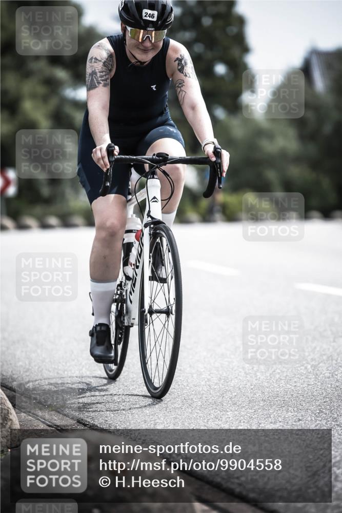 21.06.2026 - 29. Vierlanden-Triathlon H.Heesch http://msf.ph/oto/9904558 21.06.2026 11:36:28 Radfahren 246, 653, 841 meine-sportfotos.de